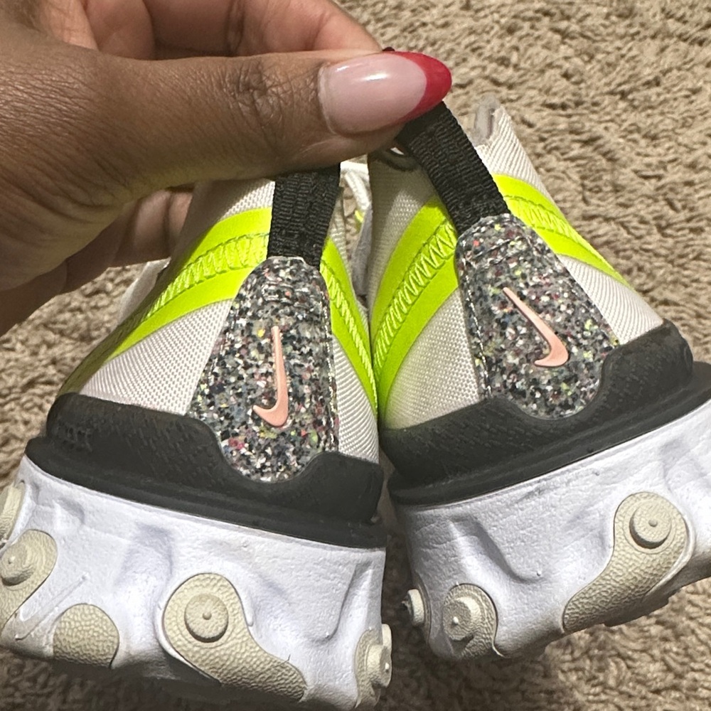 Women’s Nike React Sneakers - Picture 11 of 12